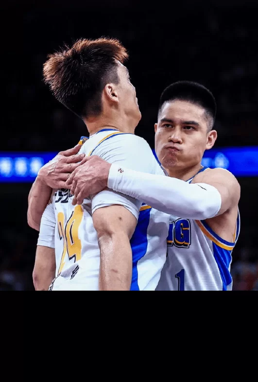暗指赵睿！曝许利民狠抓管理引问题球员不满 手腕不够硬无嫡系卖命_北京男篮_半决赛_北京